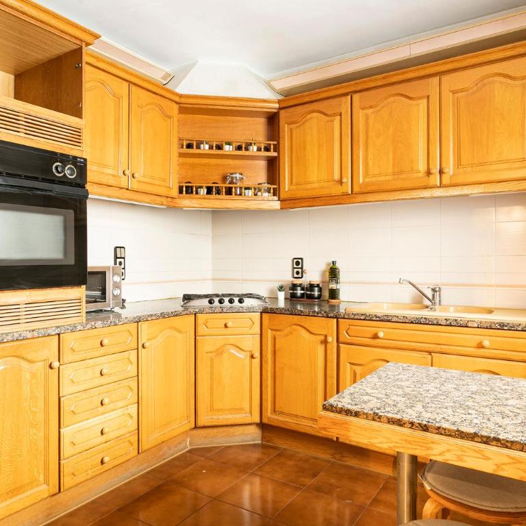 Barcelona Beach Home - Four-Bedroom House - 22