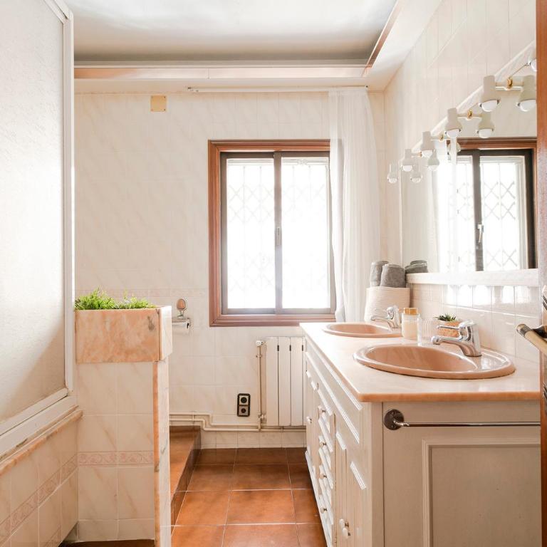 Barcelona Beach Home - Four-Bedroom House - 24