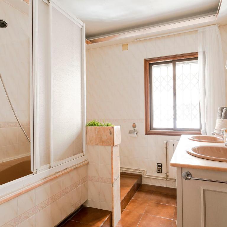 Barcelona Beach Home - Four-Bedroom House - 25