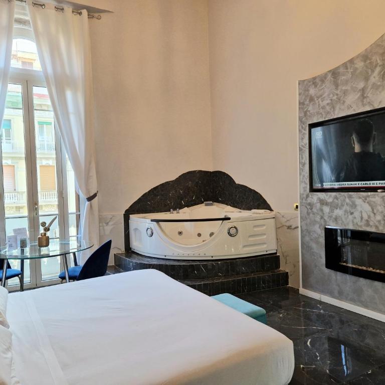 Comfort Zone Naples - Suite Queen con Vasca Idromassaggio - 2