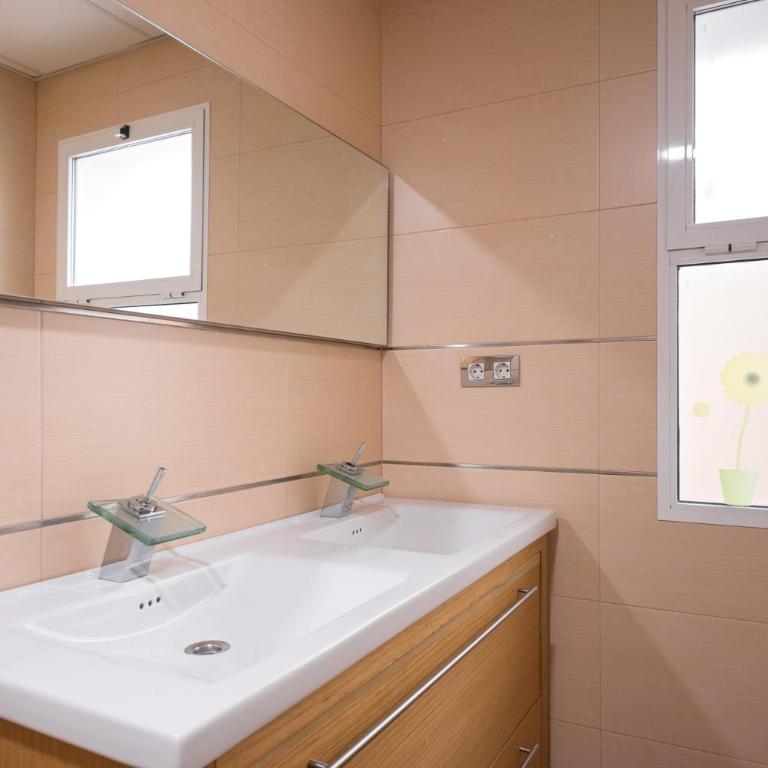 Alicante Apartamento Auditorio con Patio - Three-Bedroom Apartment - 17