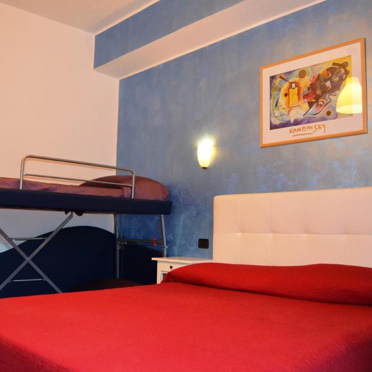 Diana Inn Accommodations - Camera Tripla - 7