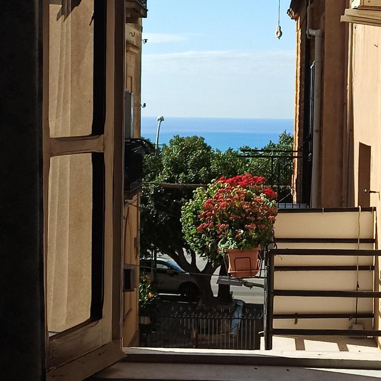 B&B Le 4 Stagioni - Camera Matrimoniale con Bagno in Comune - 10