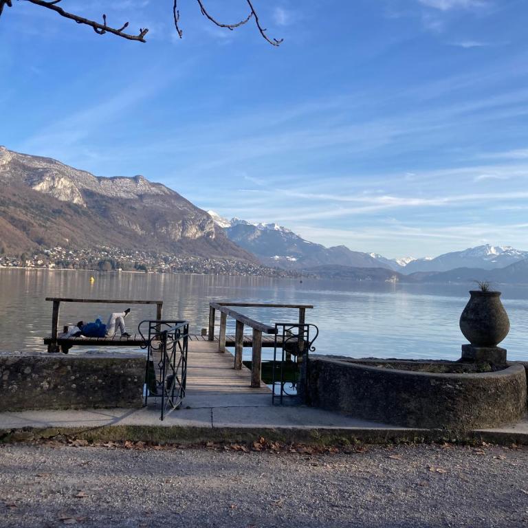 Gite urbain AU 2BIS - Annecy - Appartement avec Vue sur le Canal - 26