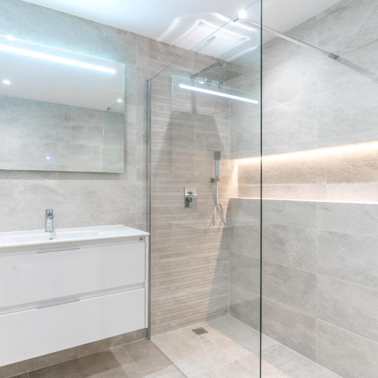 VIP Dominion Beach Estepona - Apartamento de 2 dormitorios con terraza - 9