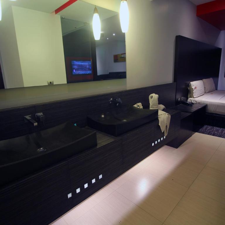 Motel Via - Suite with Private Pool - 4