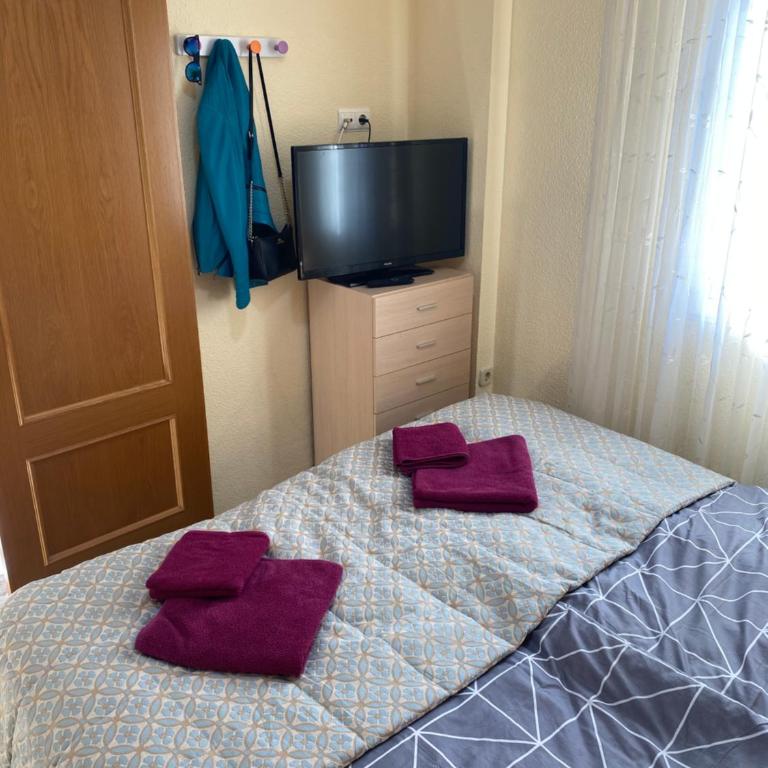 Cozy apartment just 8 min walk from the beach! - Two-Bedroom Apartment - 9