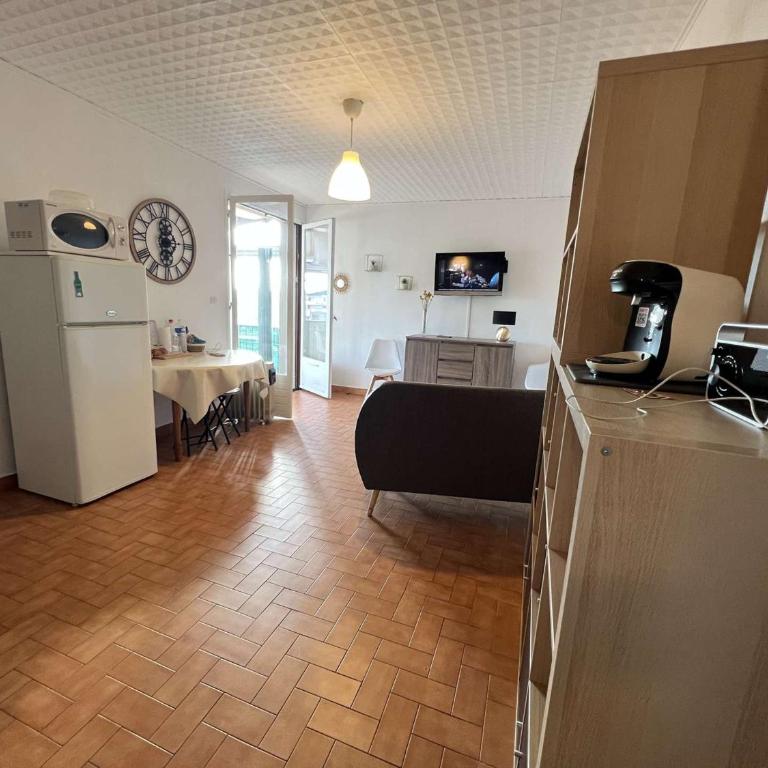 T2 Climatisé, Loggia Ensoleillée, Parking Privé, à 550m de la Plage - Valras-Plage - FR-1-701-54 - Appartement - 6