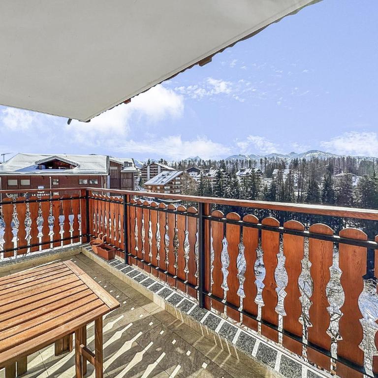 Between slopes and golf facing the Alps - Appartement - 2