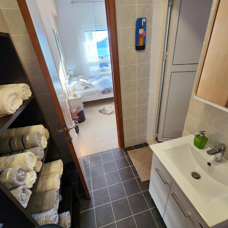 Beachside Studio with Sea View - Herceg Novi - Studio with Sea View - 29