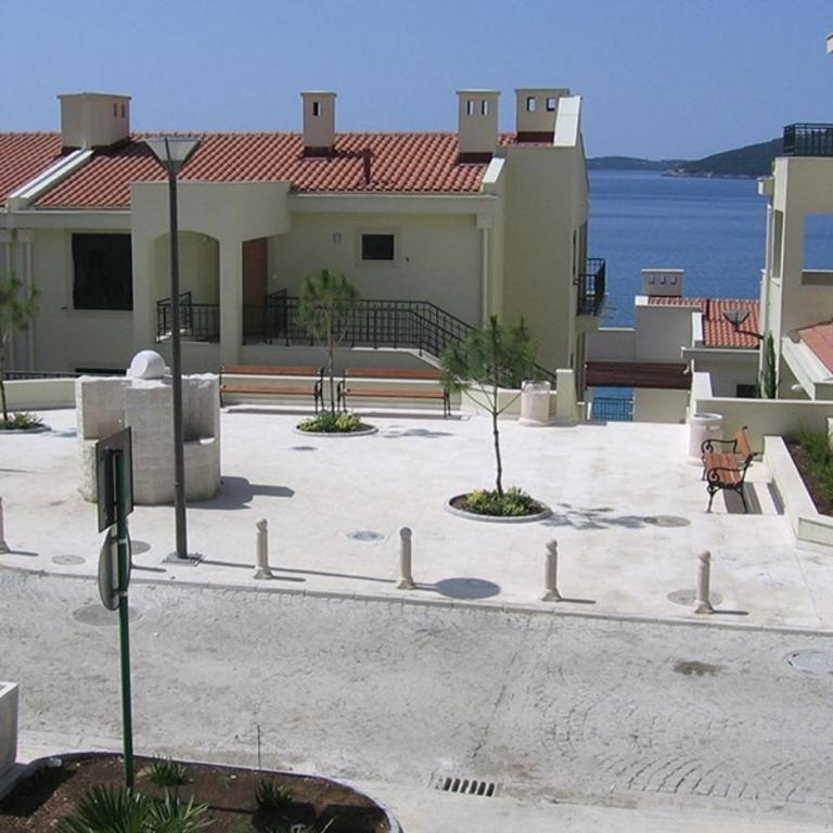 Beachside Studio with Sea View - Herceg Novi - Studio with Sea View - 63