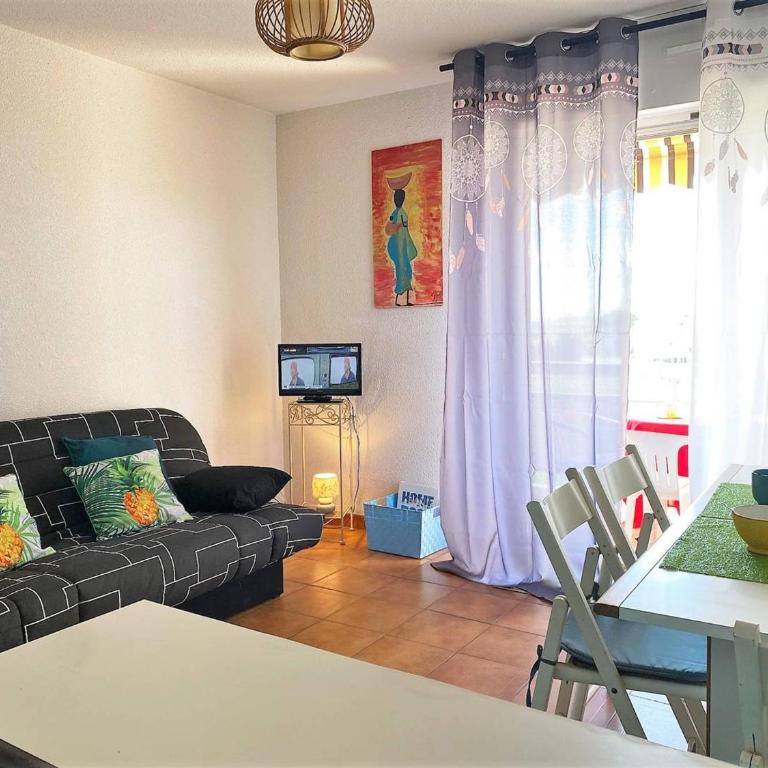 Studio au Lavandou, Proche Plage, Terrasse, Parking Privatif, 4 Couchages - FR-1-251-236 - Appartement (4 Adultes) - 2
