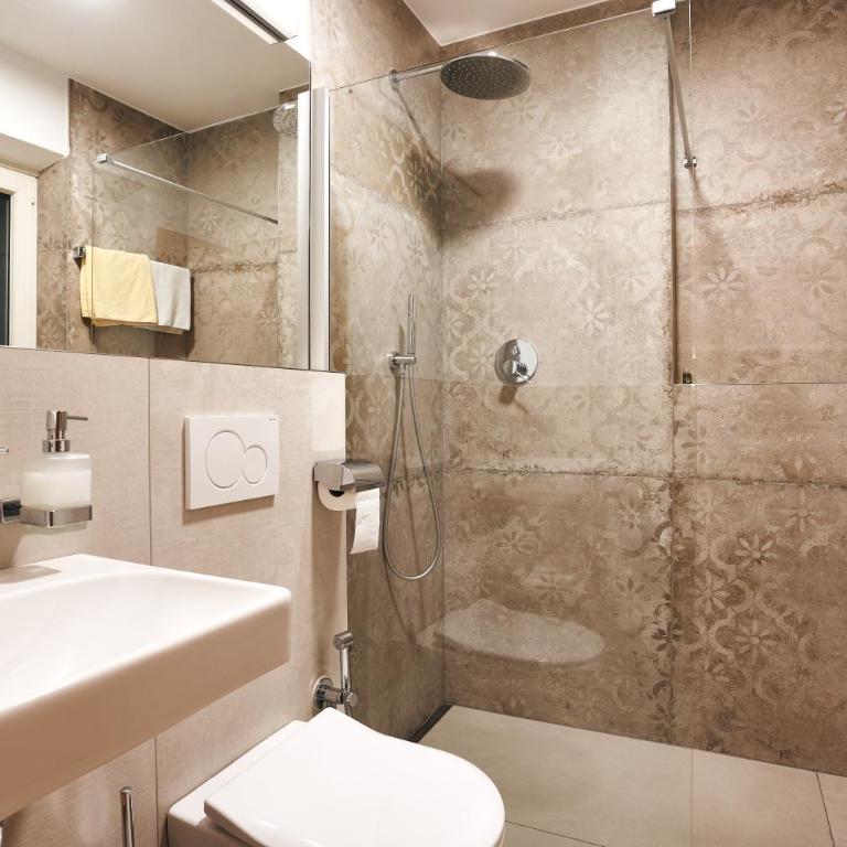 Pension Sunnhofer - Camera Matrimoniale Deluxe con Balcone - 11