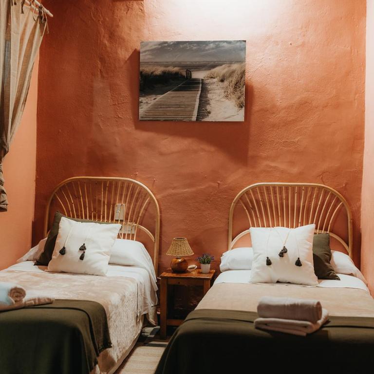 Hostal Africa - Habitación Doble Económica - 1 o 2 camas - 1