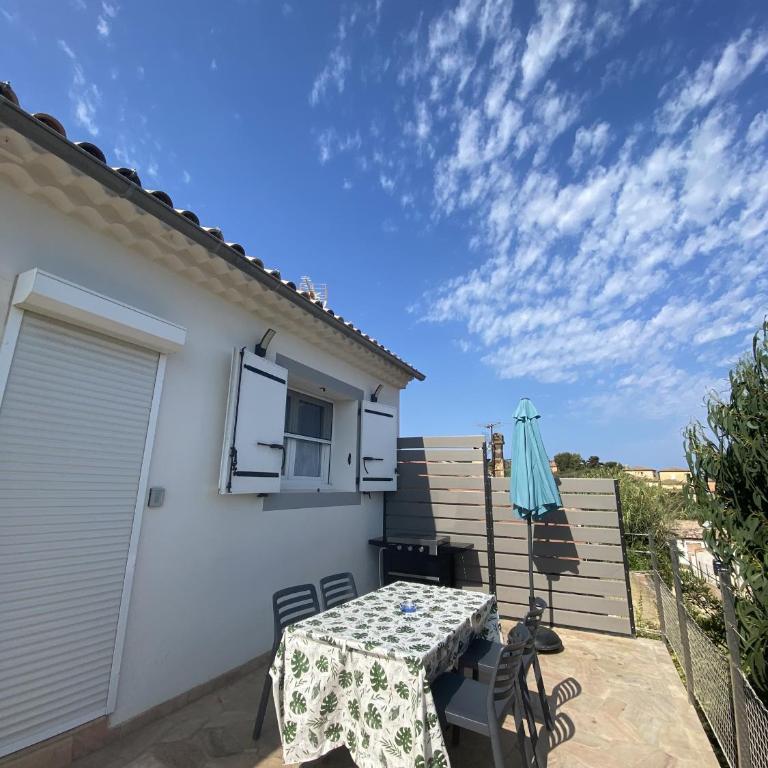 La Maison de Papou, charmante maison de village avec vue mer idéalement située à la Madrague - Haus mit 2 Schlafzimmern - 2