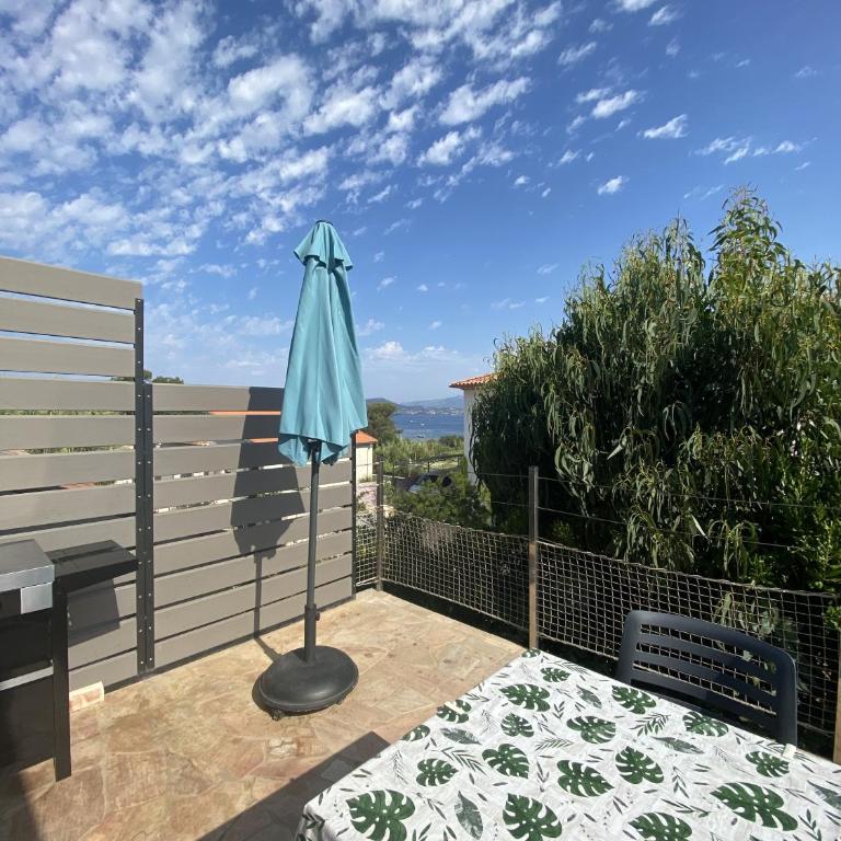 La Maison de Papou, charmante maison de village avec vue mer idéalement située à la Madrague - Haus mit 2 Schlafzimmern - 30