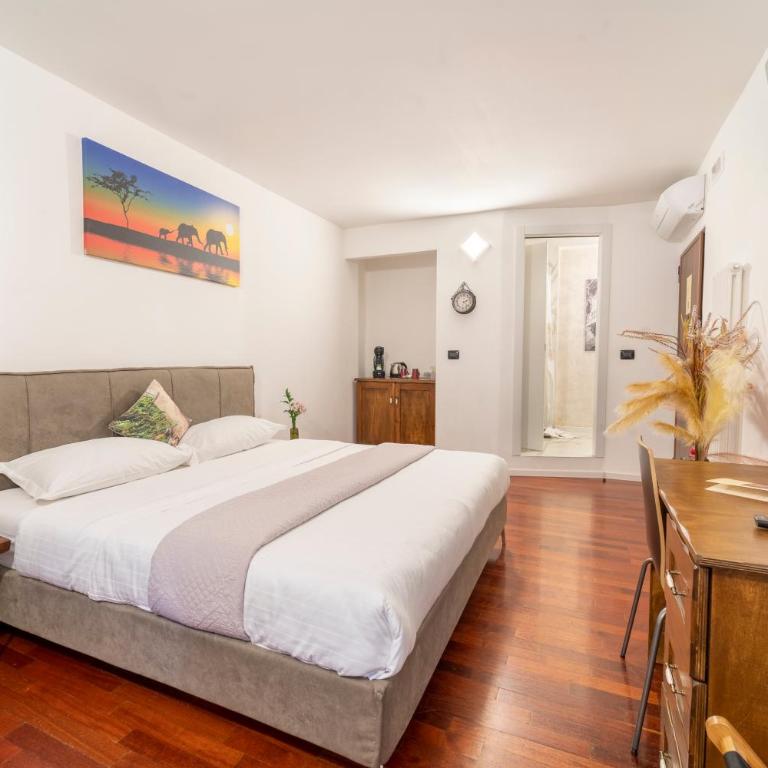 Aurelia Luxury - Piazza delle Erbe - Camera King - 11