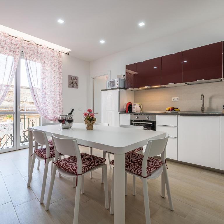 Sabamiglia Apartments - One-Bedroom Apartment - 2