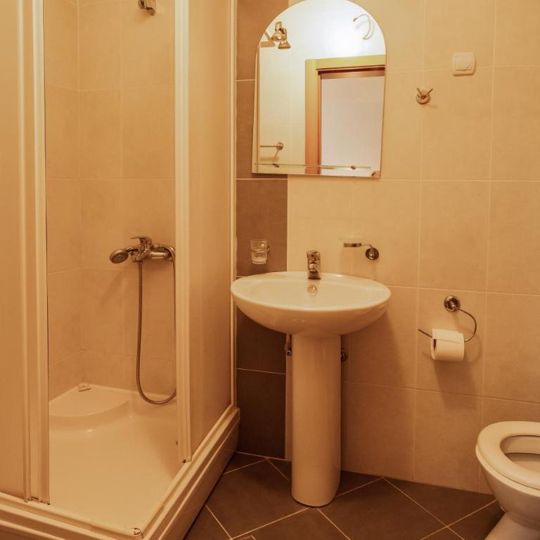 Apartments and rooms Marija - Triple Room with Balcony - 10