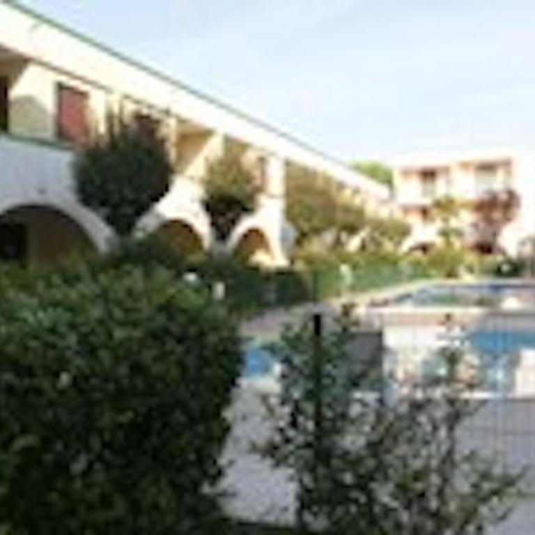 Flat for seven guests in residence with pool - Appartamento - 8