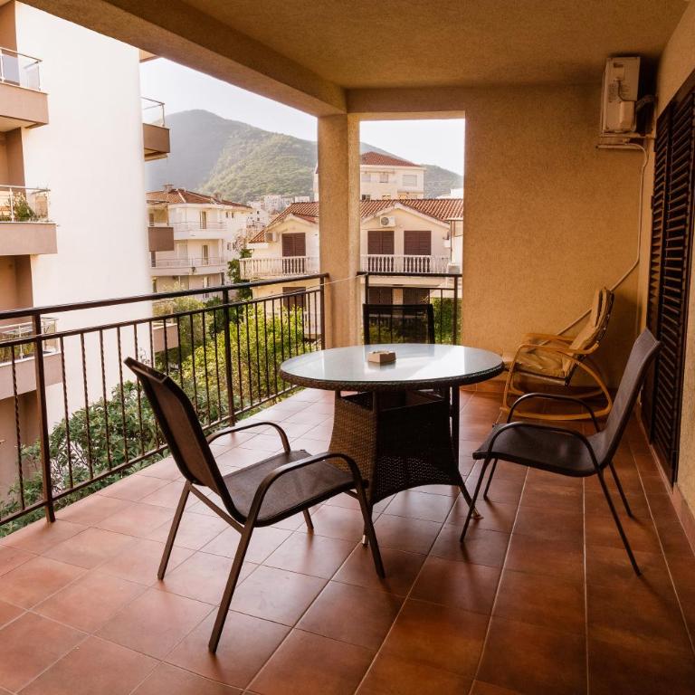 Apartments and rooms Marija - Triple Room with Balcony - 11