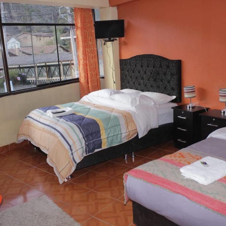 hostal Qorisonqo inn ollantaytambo - Twin Room with Mountain View - 4