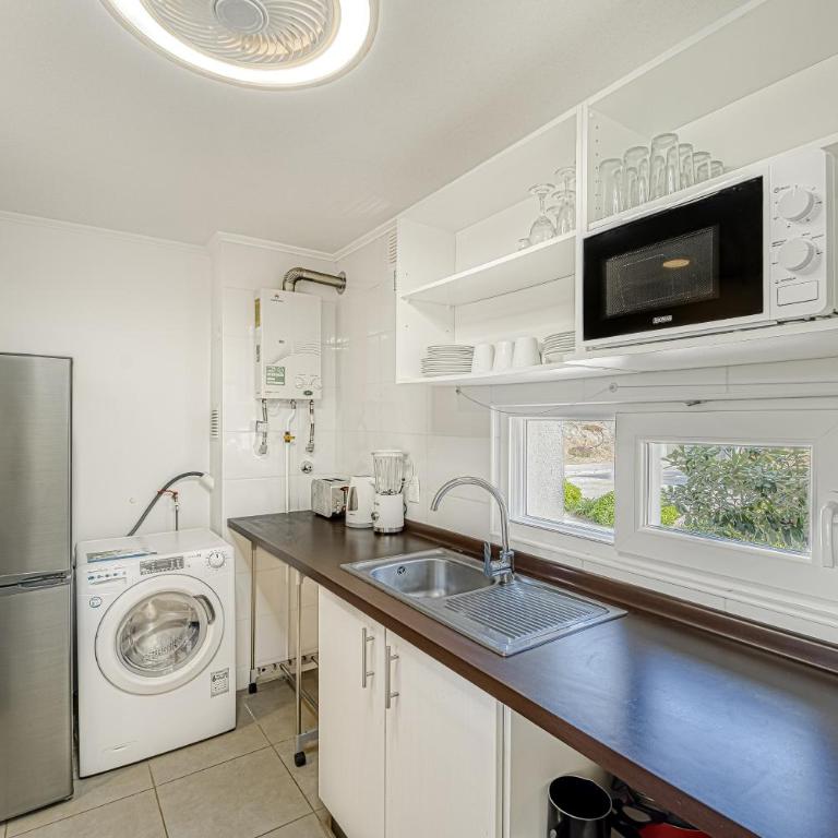 Garden Nest 3D2B c/Wifi - Three-Bedroom Apartment - 12