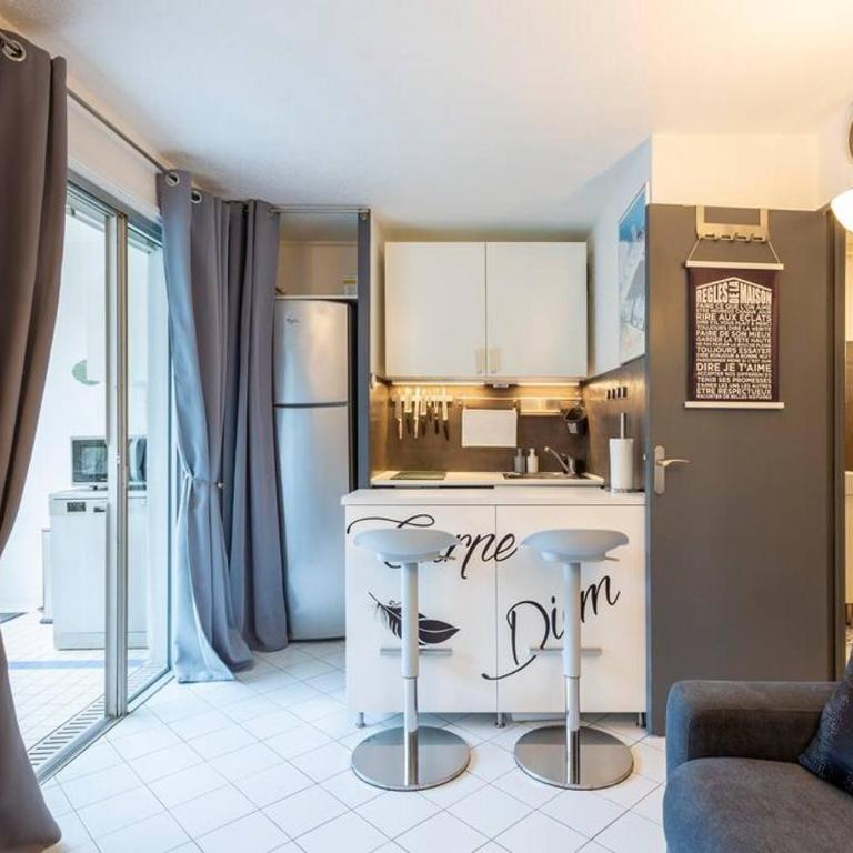 Chez Claude & Isabelle - Joli studio cabine climatisé avec parking et piscine - One-Bedroom Apartment - 1