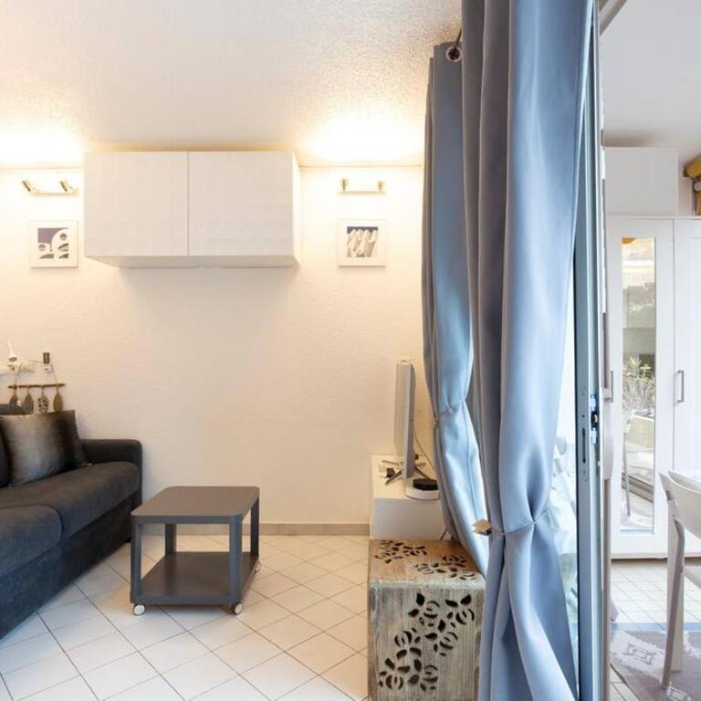 Chez Claude & Isabelle - Joli studio cabine climatisé avec parking et piscine - One-Bedroom Apartment - 6