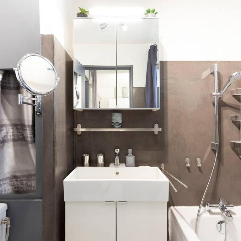 Chez Claude & Isabelle - Joli studio cabine climatisé avec parking et piscine - One-Bedroom Apartment - 13