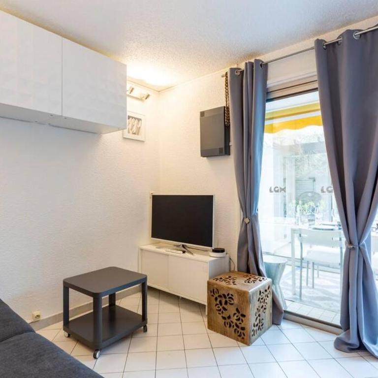 Chez Claude & Isabelle - Joli studio cabine climatisé avec parking et piscine - One-Bedroom Apartment - 7