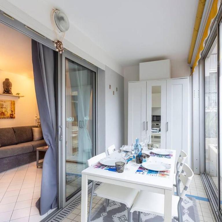 Chez Claude & Isabelle - Joli studio cabine climatisé avec parking et piscine - One-Bedroom Apartment - 8