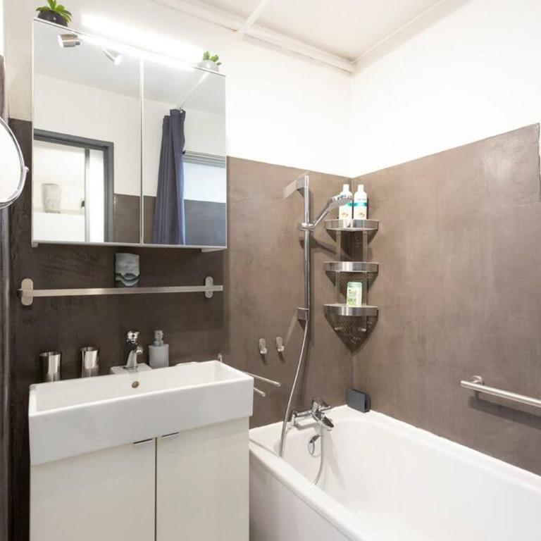 Chez Claude & Isabelle - Joli studio cabine climatisé avec parking et piscine - One-Bedroom Apartment - 14