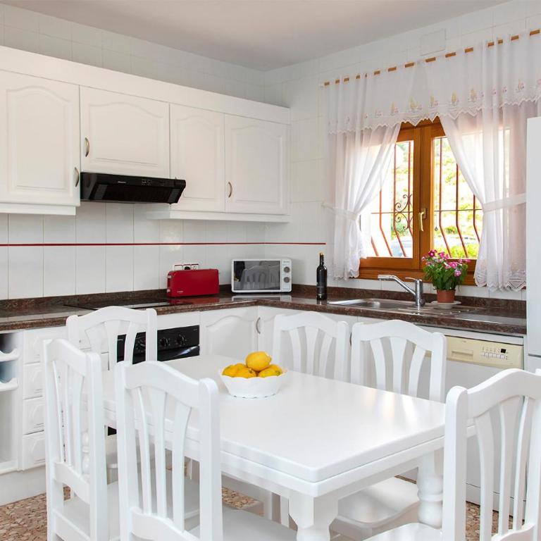 Beautiful Home In Moraira - Casa de Vacaciones de 6 dormitorios - 5