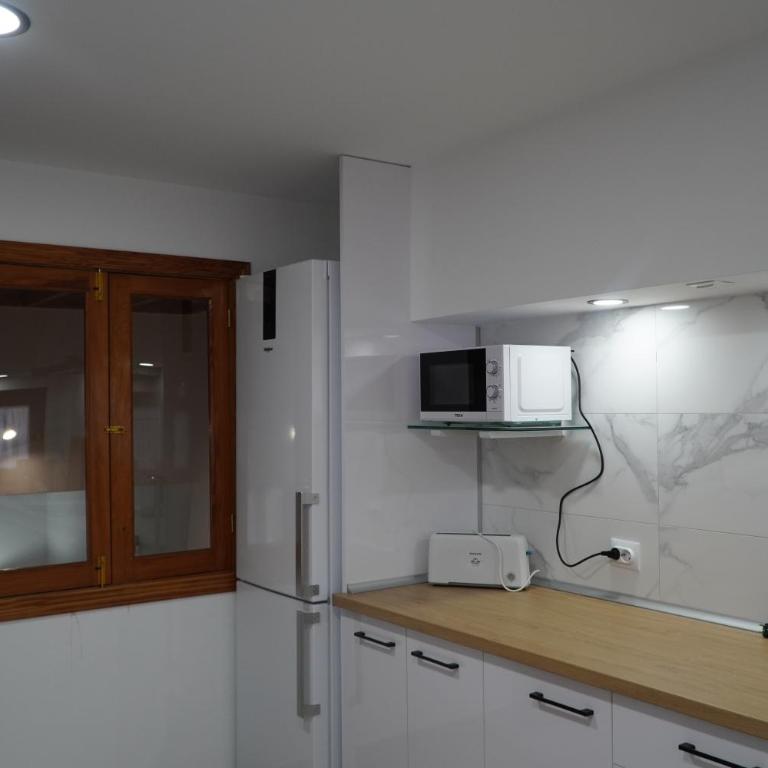 ROSET - Three-Bedroom House - 6