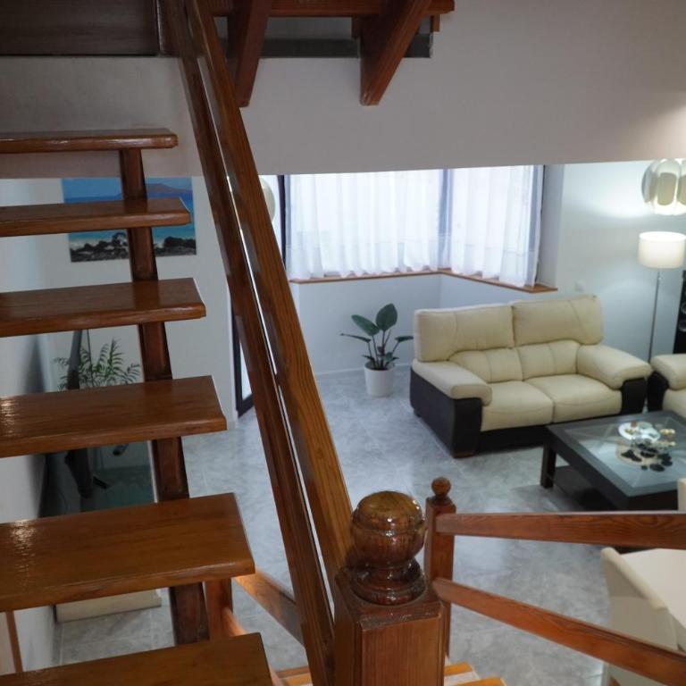 ROSET - Three-Bedroom House - 11