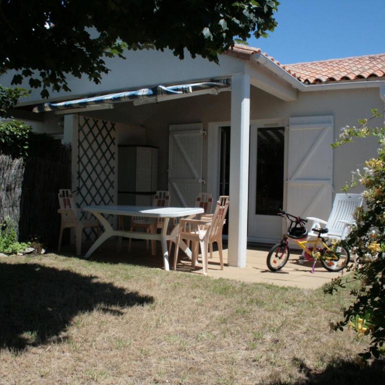 Maison proche plage et commerces, 2 chambres, jardin, parking privé - FR-1-22-209 - Holiday Home (4 Adults) - 2
