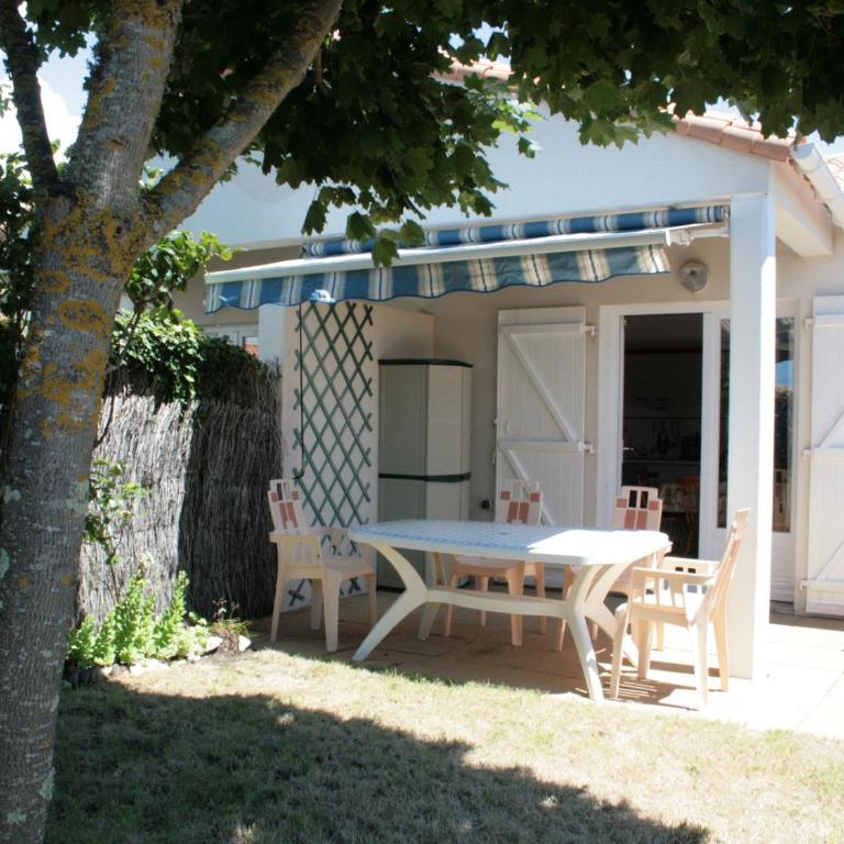 Maison proche plage et commerces, 2 chambres, jardin, parking privé - FR-1-22-209 - Holiday Home (4 Adults) - 1