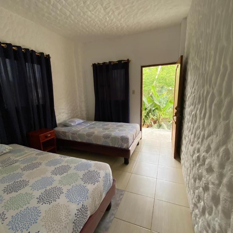 Casa de Heidi - Habitación Familiar con vistas al mar - 1