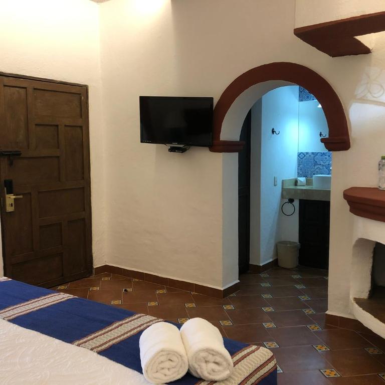 Hotel Hacienda Monteverde San Miguel de Allende - Habitación con cama extragrande. - 11