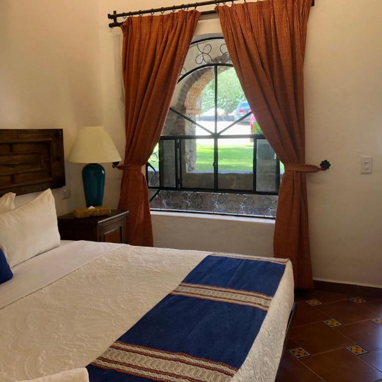 Hotel Hacienda Monteverde San Miguel de Allende - Habitación con cama extragrande. - 10