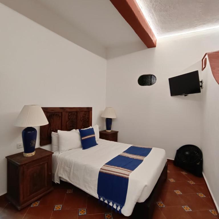 Hotel Hacienda Monteverde San Miguel de Allende - Habitación con cama extragrande. - 6