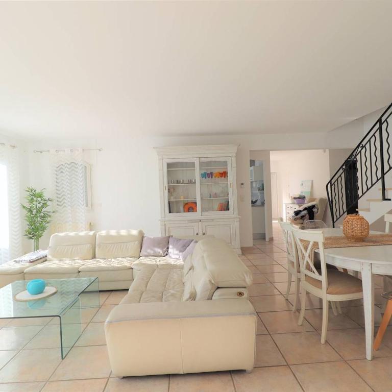 Villa 3 étoiles avec piscine privée, 500m de la plage, 4 chambres pour 6-8 pers. au Grau-du-Roi - FR-1-307-157 - Villa - 2
