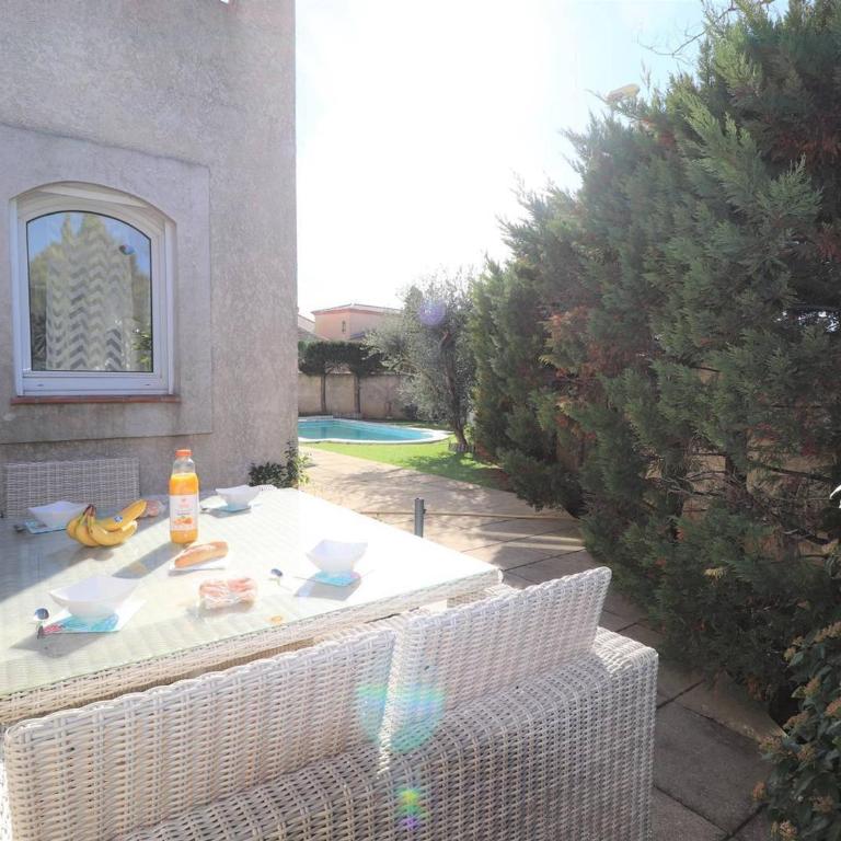 Villa 3 étoiles avec piscine privée, 500m de la plage, 4 chambres pour 6-8 pers. au Grau-du-Roi - FR-1-307-157 - Villa - 6