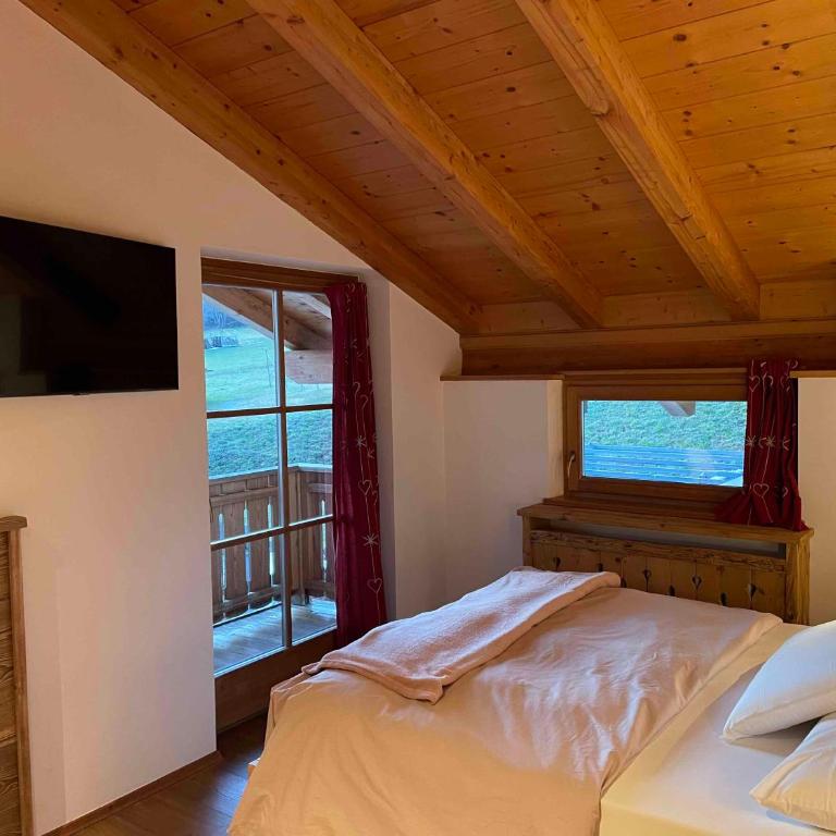 Agriturismo Maso Corradini - Camera Matrimoniale con Balcone (2 Adulti + 1 Bambino) - 9