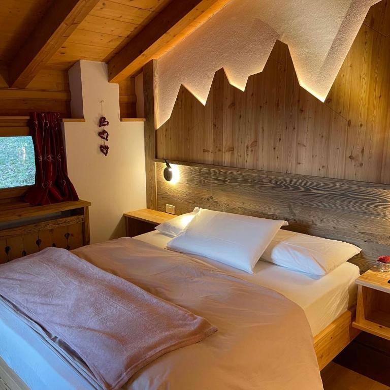 Agriturismo Maso Corradini - Camera Matrimoniale con Balcone (2 Adulti + 1 Bambino) - 1