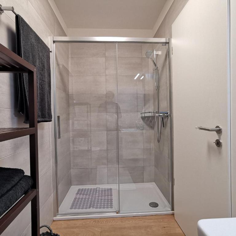 Experience The Loft! LOFT 18, downtown, near the lake FREE PARKING available - Appartamento con 1 Camera da Letto - 3