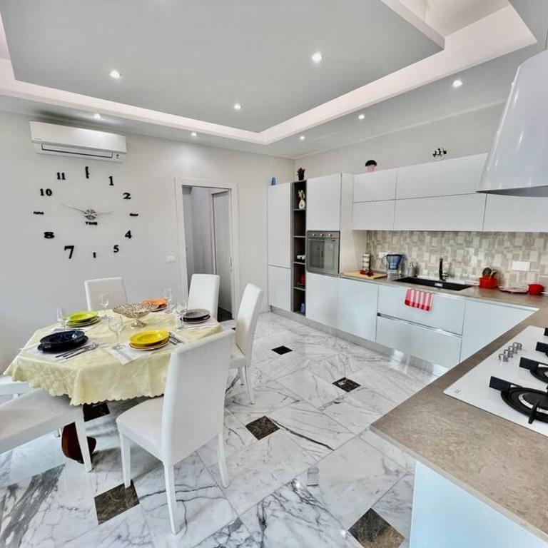 Lussuoso 130 MQ zona Cipro - Two-Bedroom Apartment - 12