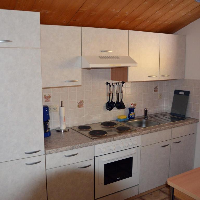Kleine einfache Ferienwohnung in malerischer Umgebung Salzburgs - Apartment mit 1 Schlafzimmer - 8