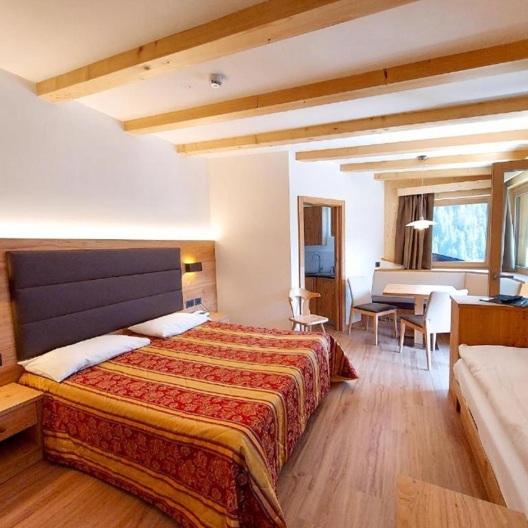 Albergo Arnica - Camera Quadrupla Comfort - 4